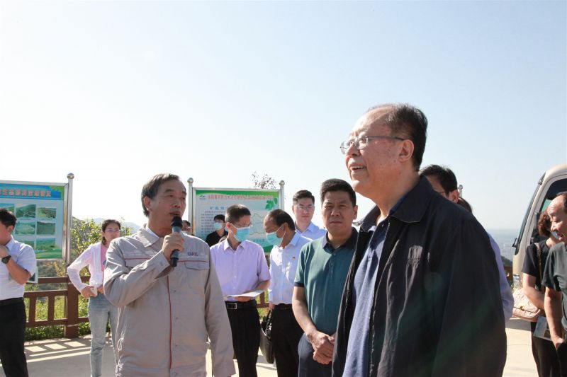 
				   
					河南省人大常委會黨組副書記、副主任馬懿一行到洛陽黃河同力調(diào)研
				 